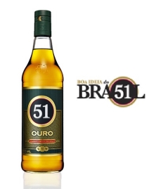 Cia Mller apresenta novo design da Cachaa 51 Ouro