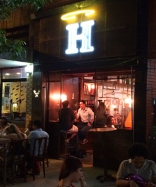 Holy Burger Inaugura Primeira Unidade
